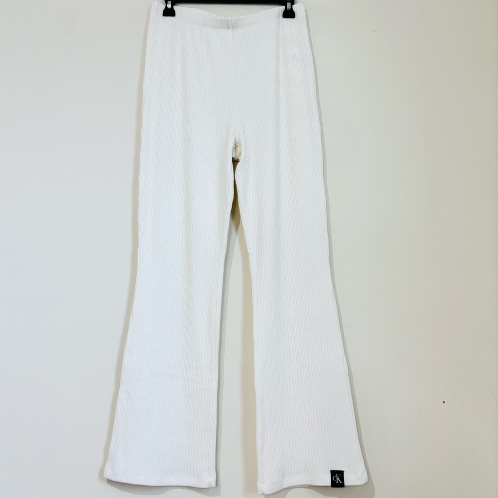 Calvin Klein Jeans cream white high rise kick flare ribbed knit pull on pants 29